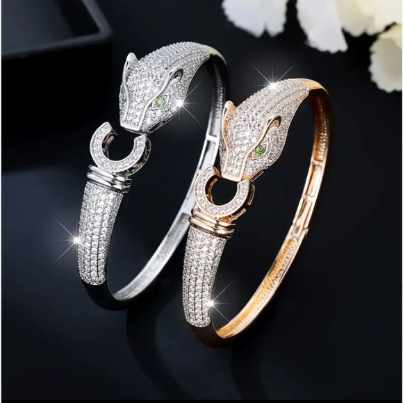 Elegant Silver Diamond Leopard Head Bangle Bracelet - Picture 1 of 3